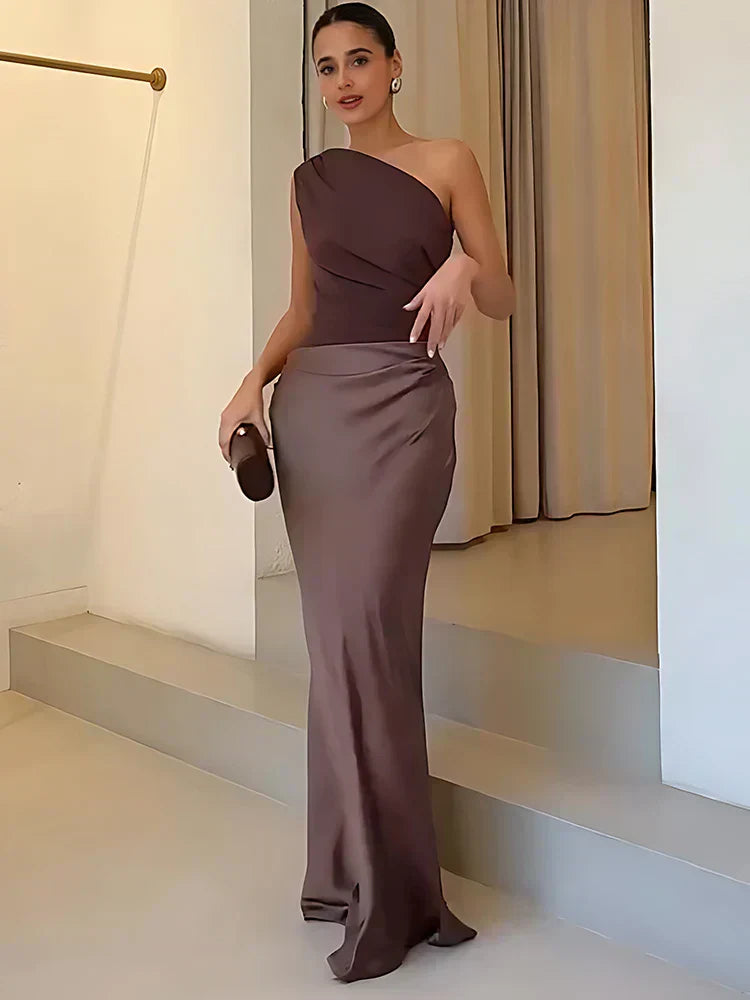 Ellis & Johnson™  | Maxi Dress with a Guilt in Satin